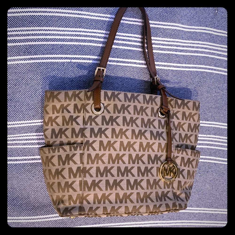 MIchael Kors Signature MK tote